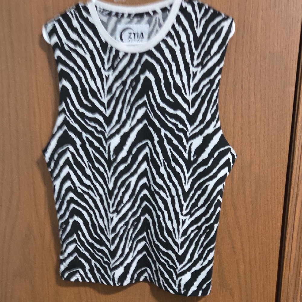ZYIA Black and White Zebra Muscle Tee
